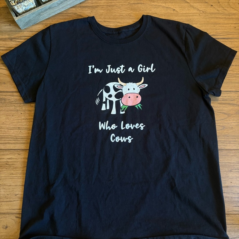 Excellent Condition!! Hanes Cow Lovers Black T-Shirt with Graphic In XLarge